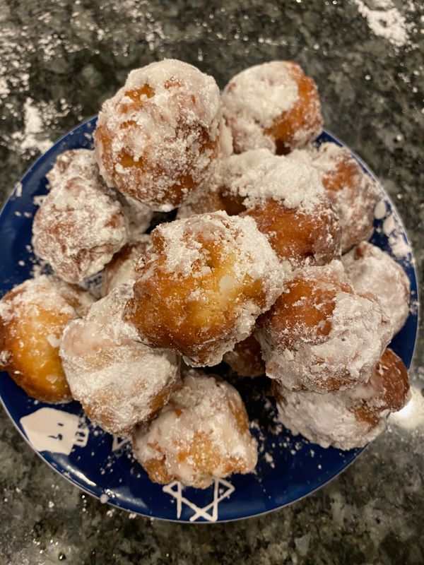Sufganiyot - Chanukah Traditions: Old and New